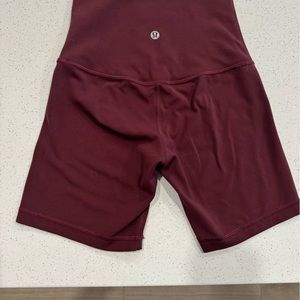 Lululemon 6” Align high rise shorts Womens Size 2 - Burgundy